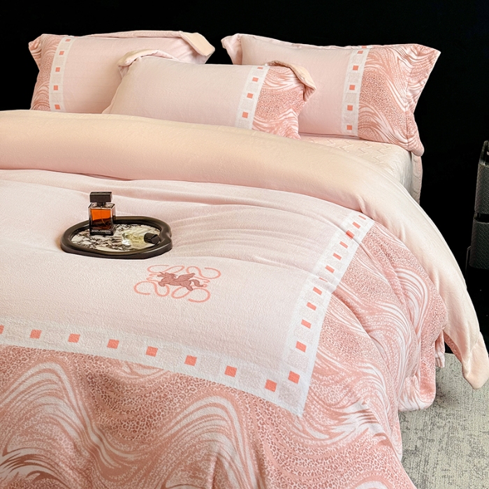91家纺网 家纺一手货源 找家纺 （总）控价 2025新款 床盖款240克全消光A类数码印花牛奶绒四件套-贝斯