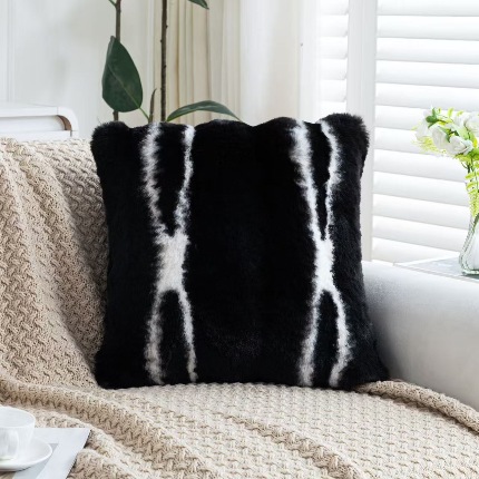 91家纺网 家纺一手货源 找家纺 （总）爆款仿兔毛绒抱枕靠垫不零售量大优惠