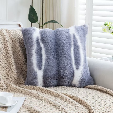 91家纺网 家纺一手货源 找家纺 （总）爆款仿兔毛绒抱枕靠垫不零售量大优惠