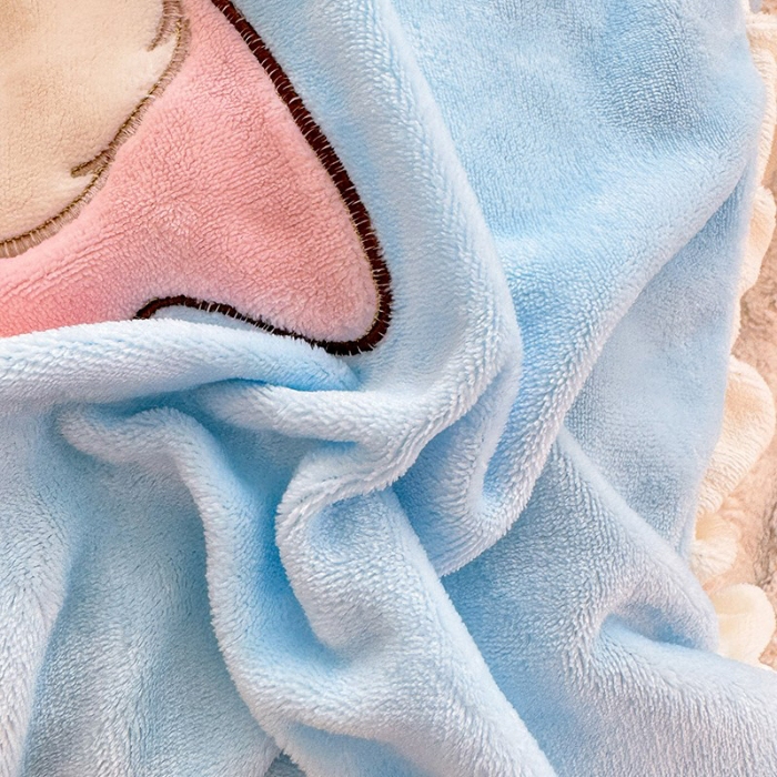 91家纺网 家纺一手货源 找家纺 漫布云家纺2025新款230g全消光大版卡通牛奶绒兔毛贴布绣花四件套可爱卡通男孩女孩法莱绒被套三件套 可爱兔-婴儿蓝 