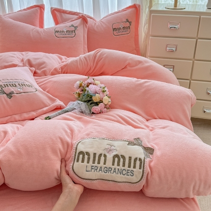 2025外贸跑量款加厚清新公主法式风花卉纯色牛奶绒贴布绣刺绣花四件套单品床单被套婴儿绒法兰绒兔毛绒四件套 心动玉色