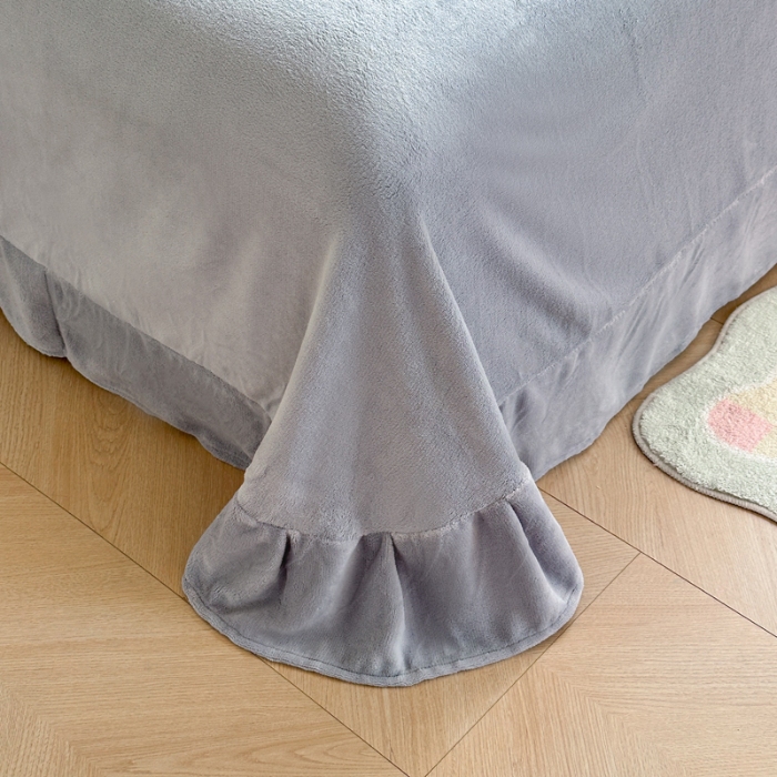 91家纺网 家纺一手货源 找家纺 2025外贸跑量款加厚清新公主法式风花卉纯色牛奶绒贴布绣刺绣花四件套单品床单被套婴儿绒法兰绒兔毛绒四件套 赫本灰