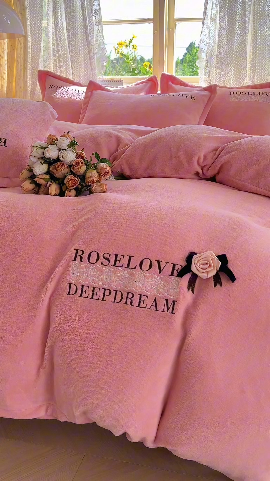 91家纺网 家纺一手货源 找家纺 2025外贸跑量款加厚清新公主法式风花卉纯色牛奶绒贴布绣刺绣花四件套单品床单被套婴儿绒法兰绒兔毛绒四件套 赫本玉色