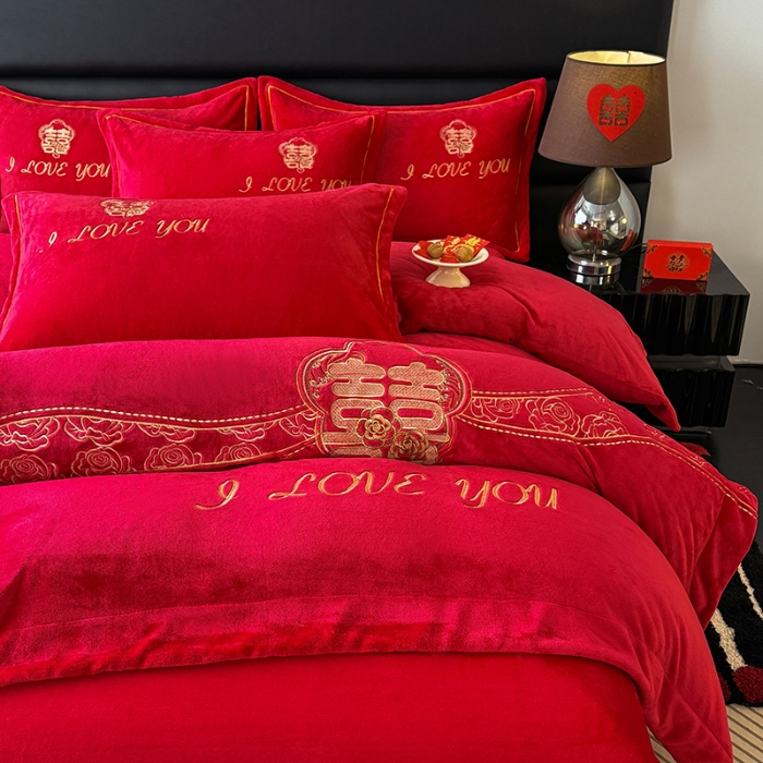 91家纺网 家纺一手货源 找家纺 苏米娜2025秋冬新款高克重9斤全消光牛奶绒大红结婚婚庆四件套大红色龙凤刺绣婴儿绒四件套（含精美手提袋） 永恒 