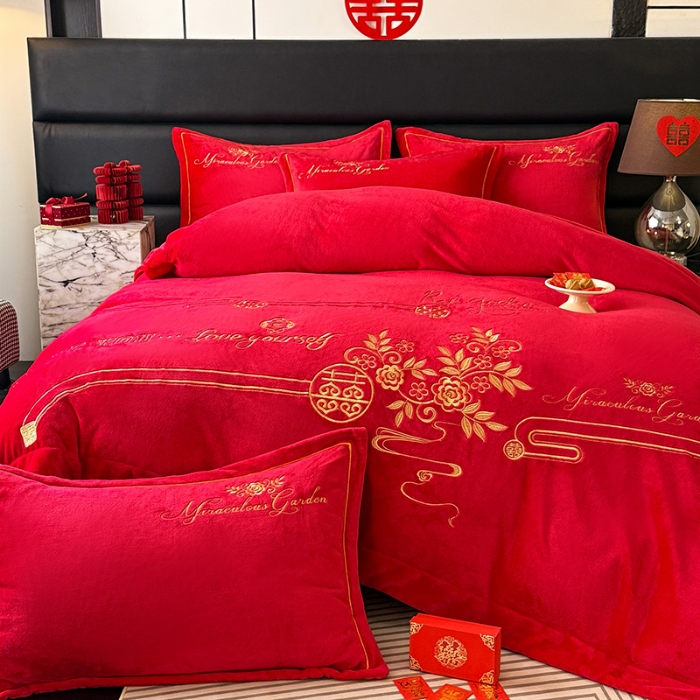 91家纺网 家纺一手货源 找家纺 苏米娜2025秋冬新款高克重9斤全消光牛奶绒大红结婚婚庆四件套大红色龙凤刺绣婴儿绒四件套（含精美手提袋） 倾城 