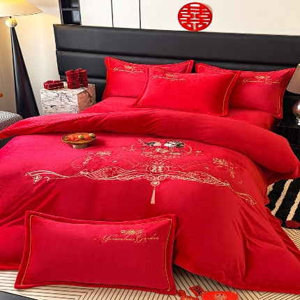 苏米娜2025秋冬新款高克重9斤全消光牛奶绒大红结婚婚庆四件套大红色龙凤刺绣婴儿绒四件套（含精美手提袋） 甜蜜蜜 