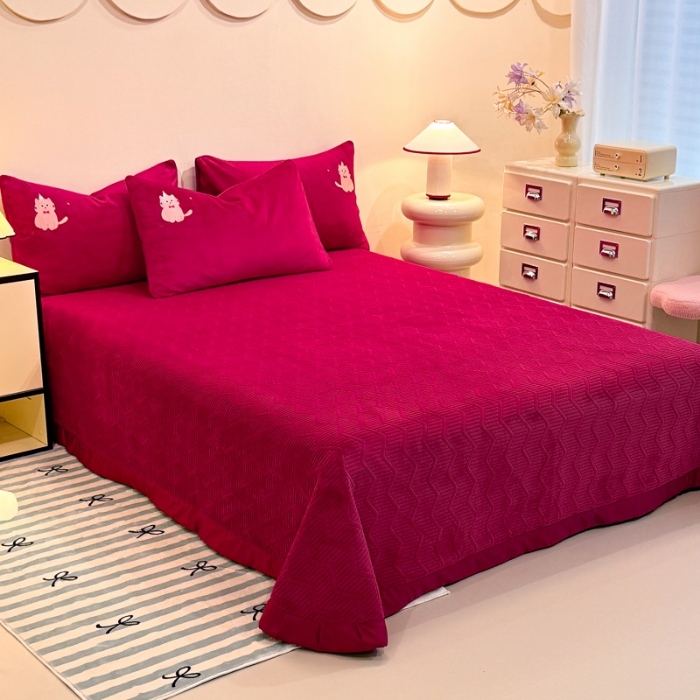 91家纺网 家纺一手货源 找家纺 （总）控价 2025新款  夹棉床盖款240克全消光A类刺绣牛奶绒四件套-可爱猫 直播首选