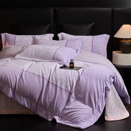 91家纺网 家纺一手货源 找家纺 （总）控价 2025新款 床盖款240克全消光数码印花牛奶绒四件套-云杉