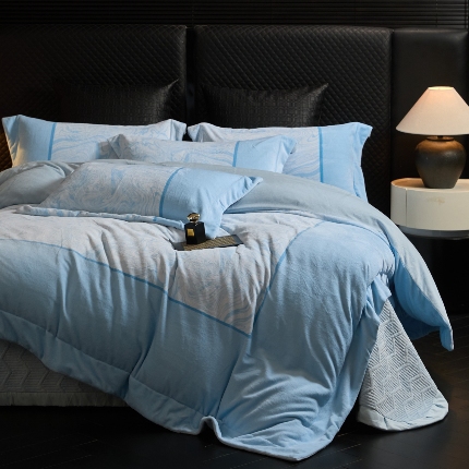 91家纺网 家纺一手货源 找家纺 （总）控价 2025新款 床盖款240克全消光数码印花牛奶绒四件套-云杉