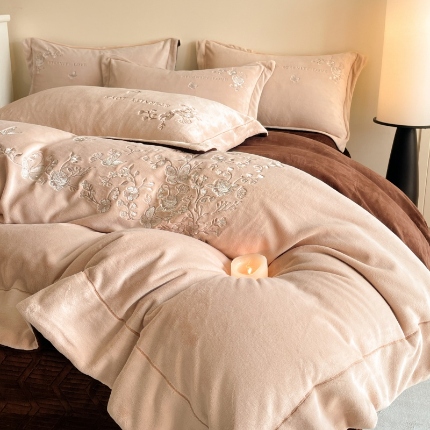 91家纺网 家纺一手货源 找家纺 （总）控价 2025新款 床盖款240克全消光A类刺绣牛奶绒四件套-浮生若梦 直播首选