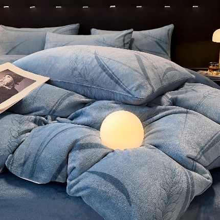 91家纺网 家纺一手货源 找家纺 （总）经年 2025新款 专版花型 牛奶绒四件套直播款  - 风吹麦香