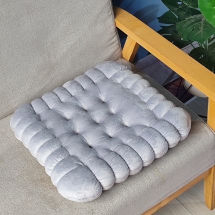 91家纺网 家纺一手货源 找家纺 （总）李帅家居水晶绒饼干坐垫少女心创意抱枕批发靠垫沙发垫拍照道具椅子垫