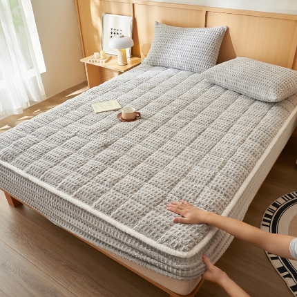 91家纺网 家纺一手货源 找家纺 （总）爱乐  塔芙绒夹棉床笠 牛奶绒床笠