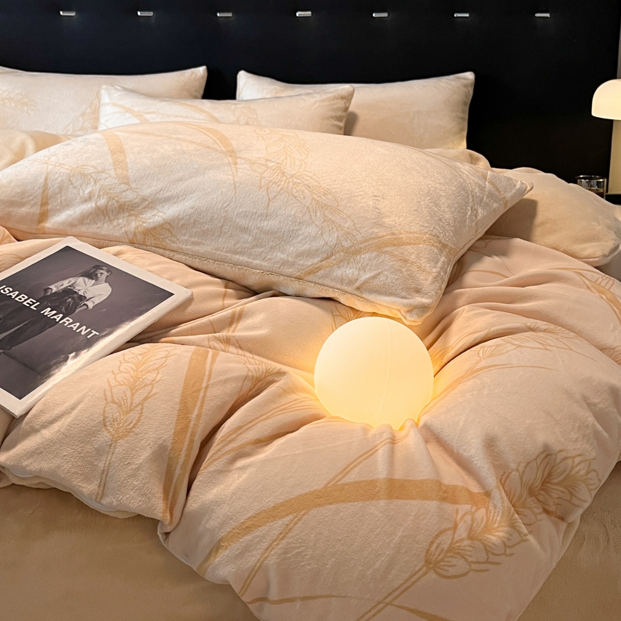 91家纺网 家纺一手货源 找家纺 （总）经年 2025新款 专版花型 牛奶绒四件套直播款  - 风吹麦香