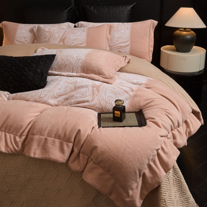 91家纺网 家纺一手货源 找家纺 （总）控价 2025新款 床盖款240克全消光数码印花牛奶绒四件套-云杉