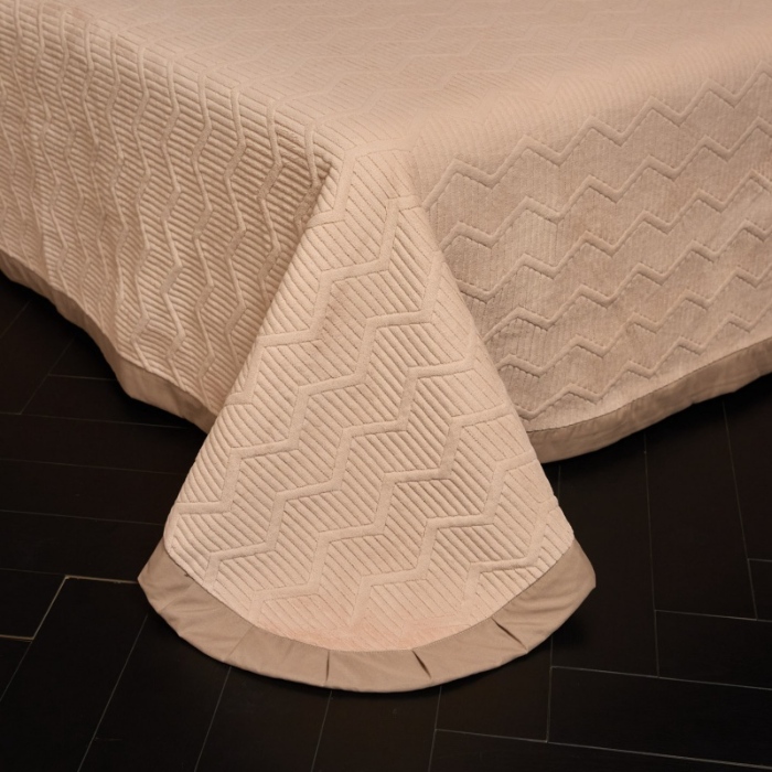 91家纺网 家纺一手货源 找家纺 （总）控价 2025新款 床盖款240克全消光数码印花牛奶绒四件套-云杉