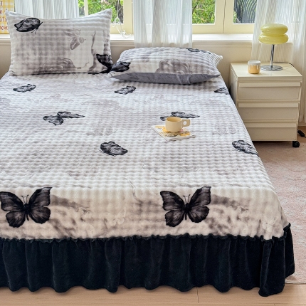 91家纺网 家纺一手货源 找家纺 （总）爱多多家居 2025新款兔兔泡泡牛奶绒床裙单品床裙床裙单件三件套