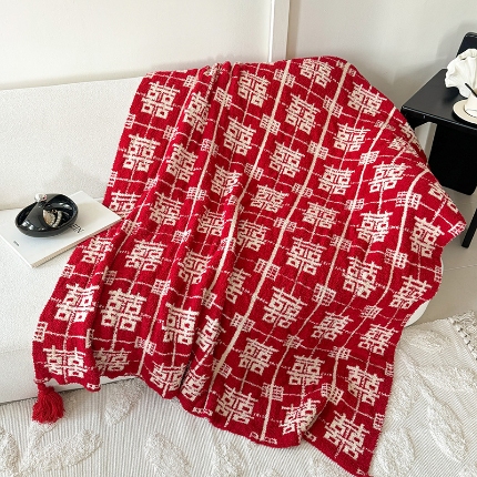91家纺网 家纺一手货源 找家纺 （总）2025新款 结婚订婚A类红双喜半边绒流苏吊坠毛毯手工针织毯【包礼盒】