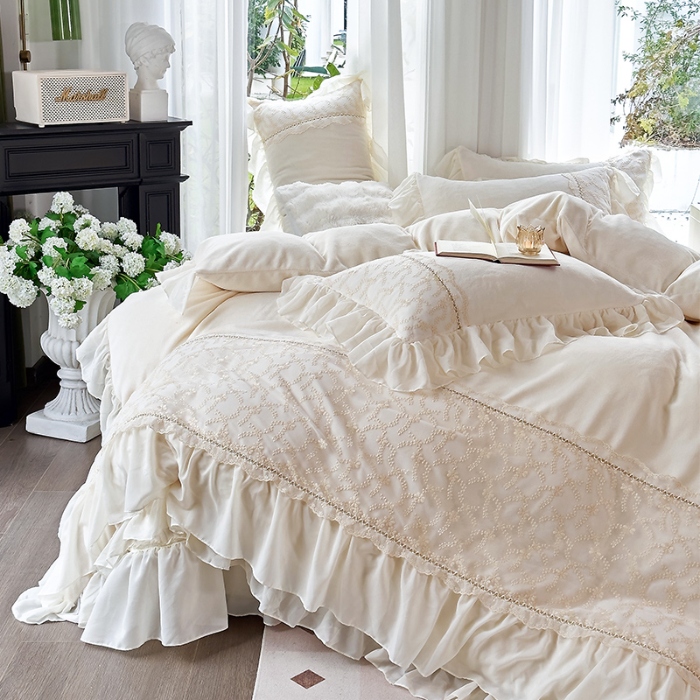 91家纺网 家纺一手货源 找家纺 （总）乐朵家居 2025新款  伊莉莎 牛奶绒夹棉床盖四件套