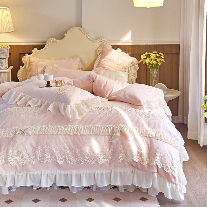 91家纺网 家纺一手货源 找家纺 （总）  乐朵家居 2025新款 维娜 牛奶绒 床盖款四件套