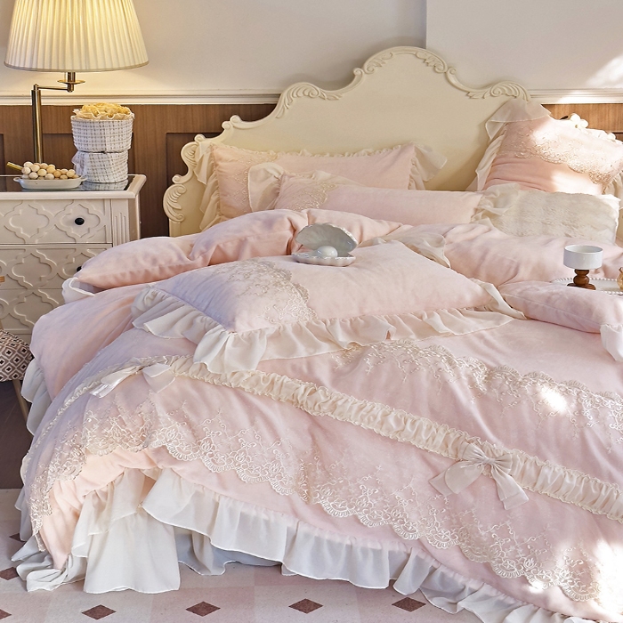 91家纺网 家纺一手货源 找家纺 （总）  乐朵家居 2025新款 维娜 牛奶绒 床盖款四件套