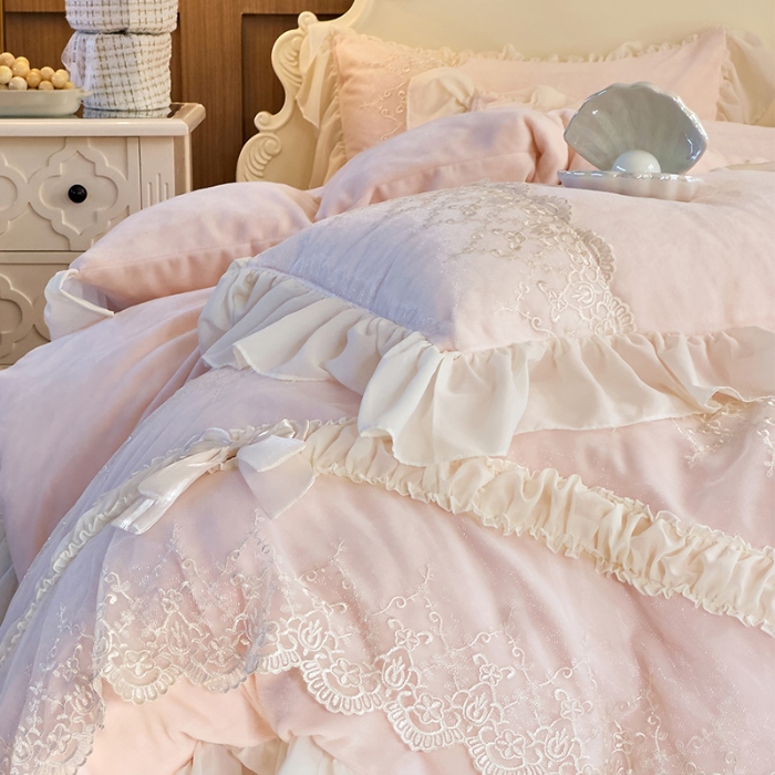 91家纺网 家纺一手货源 找家纺 （总）  乐朵家居 2025新款 维娜 牛奶绒 床盖款四件套