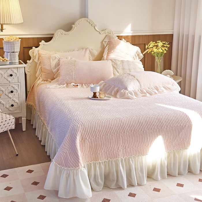 91家纺网 家纺一手货源 找家纺 （总）  乐朵家居 2025新款 维娜 牛奶绒 床盖款四件套