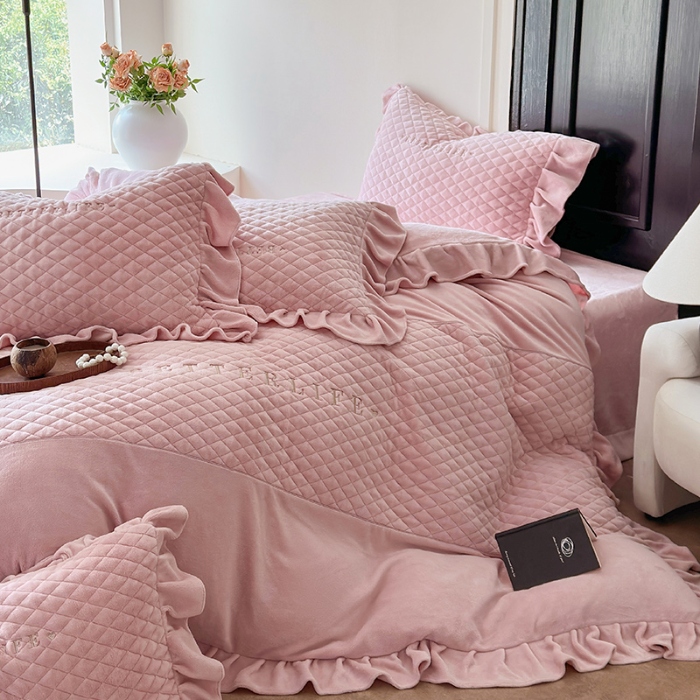 91家纺网 家纺一手货源 找家纺 （总）乐朵家居 2025新款 宝格 牛奶绒床单款夹棉床盖四件套【床单款控价268 床盖款298】