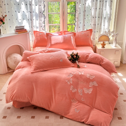 91家纺网 家纺一手货源 找家纺 （总）【苏东来】2025轻奢高端230g加厚纯色甜美公主风花卉牛奶绒刺绣花四件套清新婴儿绒法莱绒兔绒雕花绒四件套