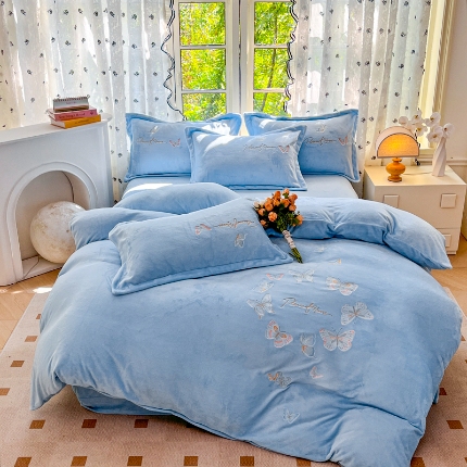 91家纺网 家纺一手货源 找家纺 （总）【苏东来】2025轻奢高端230g加厚纯色甜美公主风花卉牛奶绒刺绣花四件套清新婴儿绒法莱绒兔绒雕花绒四件套