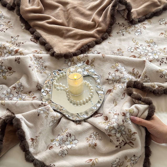 91家纺网 家纺一手货源 找家纺 （总）艾咪-Amy ntmy 2025新款毛球款法式复古风牛奶绒双层毯毛毯毯子