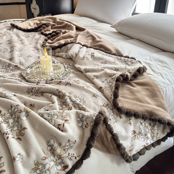 91家纺网 家纺一手货源 找家纺 （总）艾咪-Amy ntmy 2025新款毛球款法式复古风牛奶绒双层毯毛毯毯子