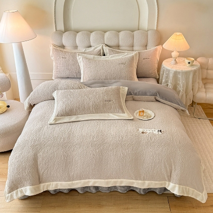 91家纺网 家纺一手货源 找家纺 漫布云2025年新款全消光加厚牛奶绒轻奢简约床盖款四件套-雅致系列 雅致-粉黛  