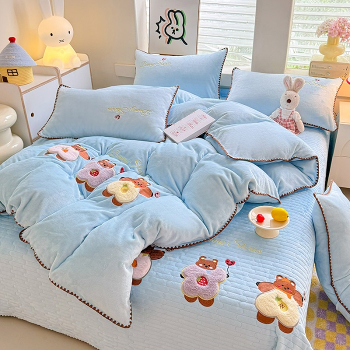 91家纺网 家纺一手货源 找家纺 （总）漫布云家纺2025新款230g全消光大版卡通牛奶绒兔毛贴布绣花床盖四件套可爱卡通男孩女孩法莱绒被套床盖四件套
