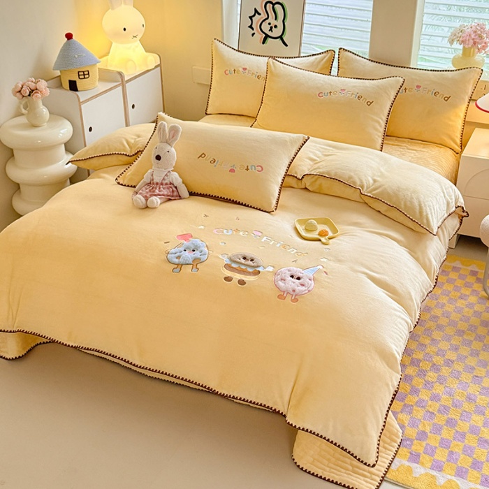 91家纺网 家纺一手货源 找家纺 漫布云家纺2025新款230g全消光大版卡通牛奶绒兔毛贴布绣花床盖四件套可爱卡通男孩女孩法莱绒被套床盖四件套 好伙伴