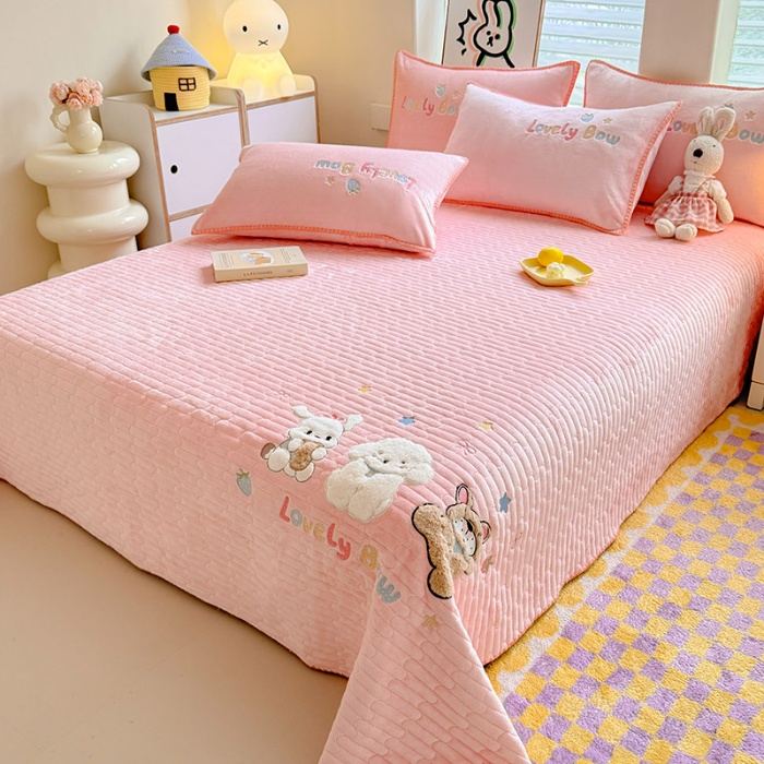 91家纺网 家纺一手货源 找家纺 漫布云家纺2025新款230g全消光大版卡通牛奶绒兔毛贴布绣花床盖四件套可爱卡通男孩女孩法莱绒被套床盖四件套  欢乐兔 