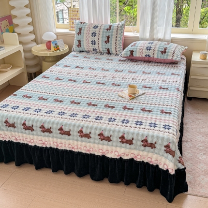 91家纺网 家纺一手货源 找家纺 （总）新款250克兔兔泡泡牛奶绒床裙单品床裙床裙单件三件套