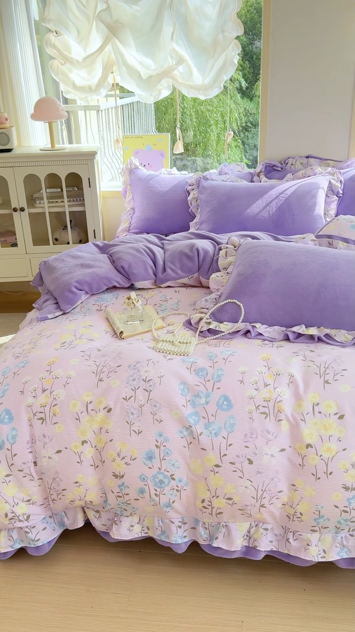 91家纺网 家纺一手货源 找家纺 2025韩版双花边多功能AB面牛奶绒四件套甜美仙女法式花边韩式小碎花印花牛奶绒四件套加绒保暖单被套罩