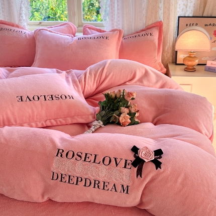 91家纺网 家纺一手货源 找家纺 （总）2025外贸跑量款加厚清新公主法式风花卉纯色牛奶绒贴布绣刺绣花四件套单品床单被套婴儿绒法兰绒兔毛绒四件套