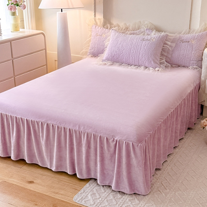 91家纺网 家纺一手货源 找家纺 2025漫布云纺360g全消光牛奶绒工艺款蕾丝盘花立体雕花绒牛奶绒四件套刺绣绣花套件 安琪-梦幻紫