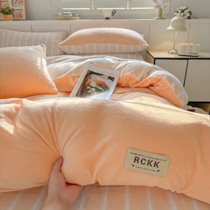 91家纺网 家纺一手货源 找家纺 （总）（含买家秀）2025秋冬新款素色条纹牛奶绒四件套秋冬爆款加厚冬季保暖四件套简约风床上用品