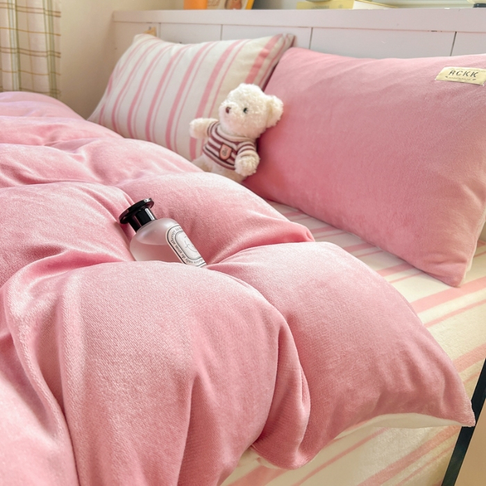 91家纺网 家纺一手货源 找家纺 （总）（含买家秀）2025秋冬新款素色条纹牛奶绒四件套秋冬爆款加厚冬季保暖四件套简约风床上用品