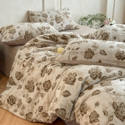 91家纺网 家纺一手货源 找家纺 （总）宜代光年 2025新款澳羊绒保暖四件套,意威-奶白,巴黎粉格,美拉德灰棕格,挪威蓝格,意威-深灰,咖啡白格,斑马纹韵,安哥拉红格,复古蝶花,玫瑰秘境,青枝玉兰