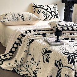 91家纺网 家纺一手货源 找家纺 （总）宜代光年 2025新款阳离子大提花复合绒毯子毛毯,草木蝶影,蝶舞翩翩,菱花雅韵,墨枝花叙,熊猫趣梦,织纹逸境,黑白律动