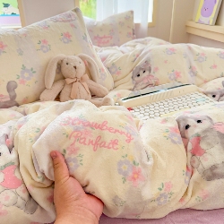 91家纺网 家纺一手货源 找家纺 （总）梦舒阳家纺 2025牛奶绒四件套牛奶绒单被套牛奶绒床笠款四件套小清新可爱套件,咔咔小熊,猫咪酱,煤球宝贝,炫酷黑猫,炫影蝴蝶,一帘幽梦,豹纹猫咪,绿意盎然,布布萌宠,布丁狗,草莓猫咪,蛋糕猫咪,蝴蝶结