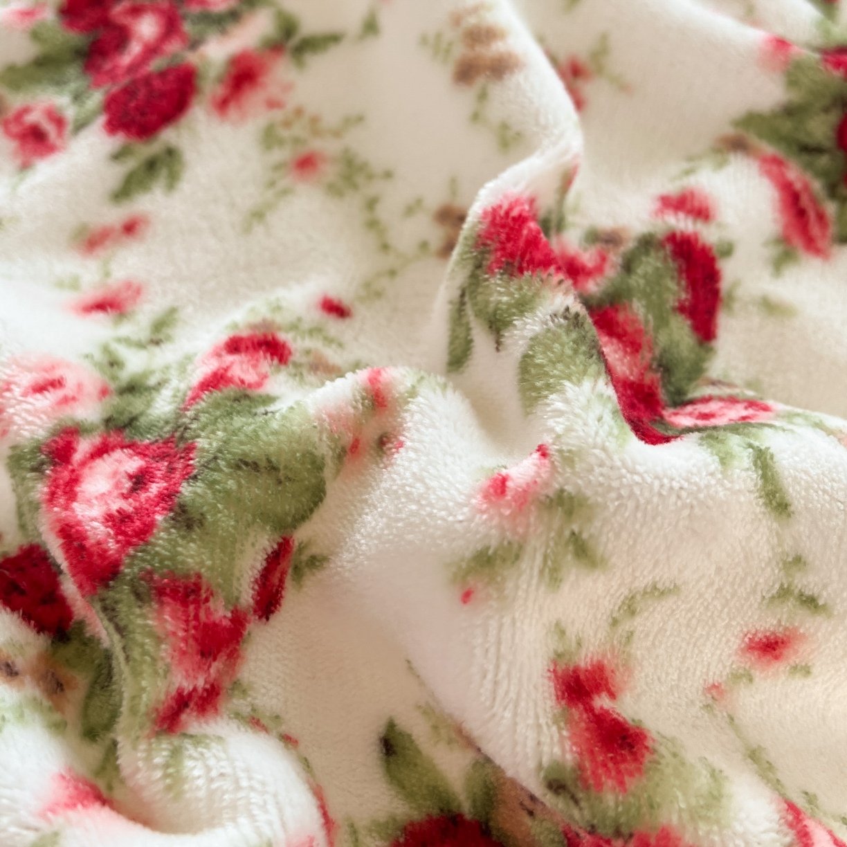 91家纺网 家纺一手货源 找家纺 （总）牵依 2025新款韩版牛奶绒夹棉床盖四件套