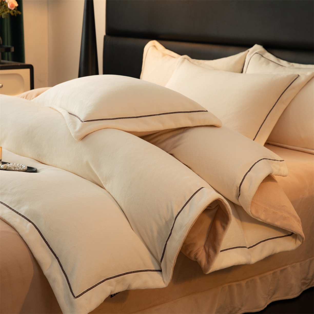 91家纺网 家纺一手货源 找家纺 （总）雅高 2025新款240克高克重全工艺色织纯色加厚牛奶绒四件套塔芙绒婴儿绒雪花绒雕花绒四件套牛奶绒被套床笠床单