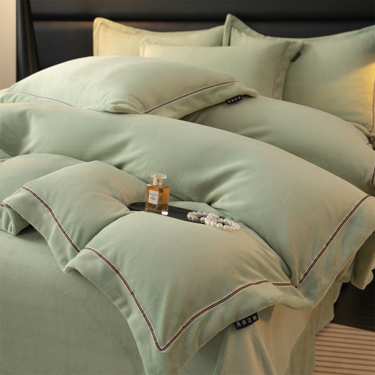 91家纺网 家纺一手货源 找家纺 （总）雅高 2025新款240克高克重全工艺色织纯色加厚牛奶绒四件套塔芙绒婴儿绒雪花绒雕花绒四件套牛奶绒被套床笠床单