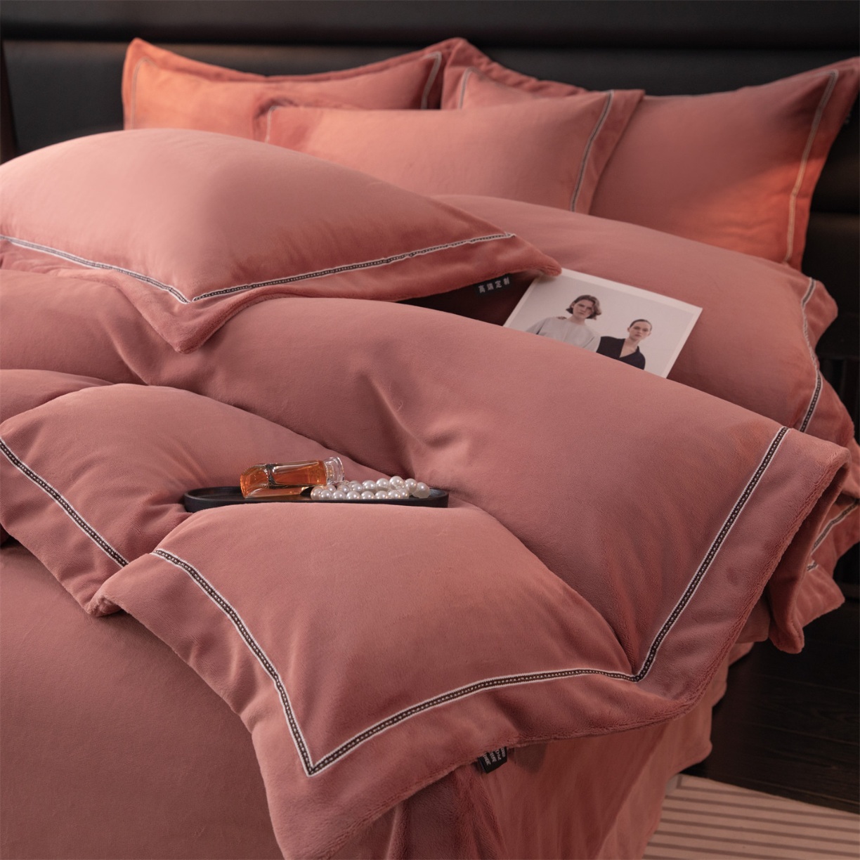 91家纺网 家纺一手货源 找家纺 （总）雅高 2025新款240克高克重全工艺色织纯色加厚牛奶绒四件套塔芙绒婴儿绒雪花绒雕花绒四件套牛奶绒被套床笠床单