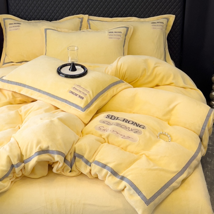 91家纺网 家纺一手货源 找家纺 （总）【苏东来】2025高端加厚保暖外贸轻奢款纯色牛奶绒刺绣花四件套床单被套单品简约绒兔毛绒法莱绒婴儿绒套件